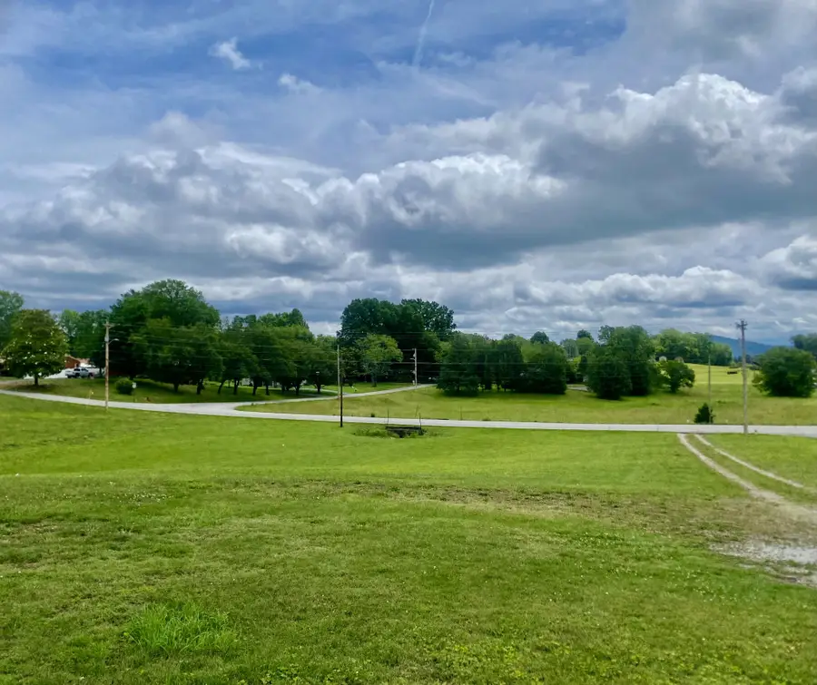 104 Clearview Dr, McMinnville, TN 37110 - #2