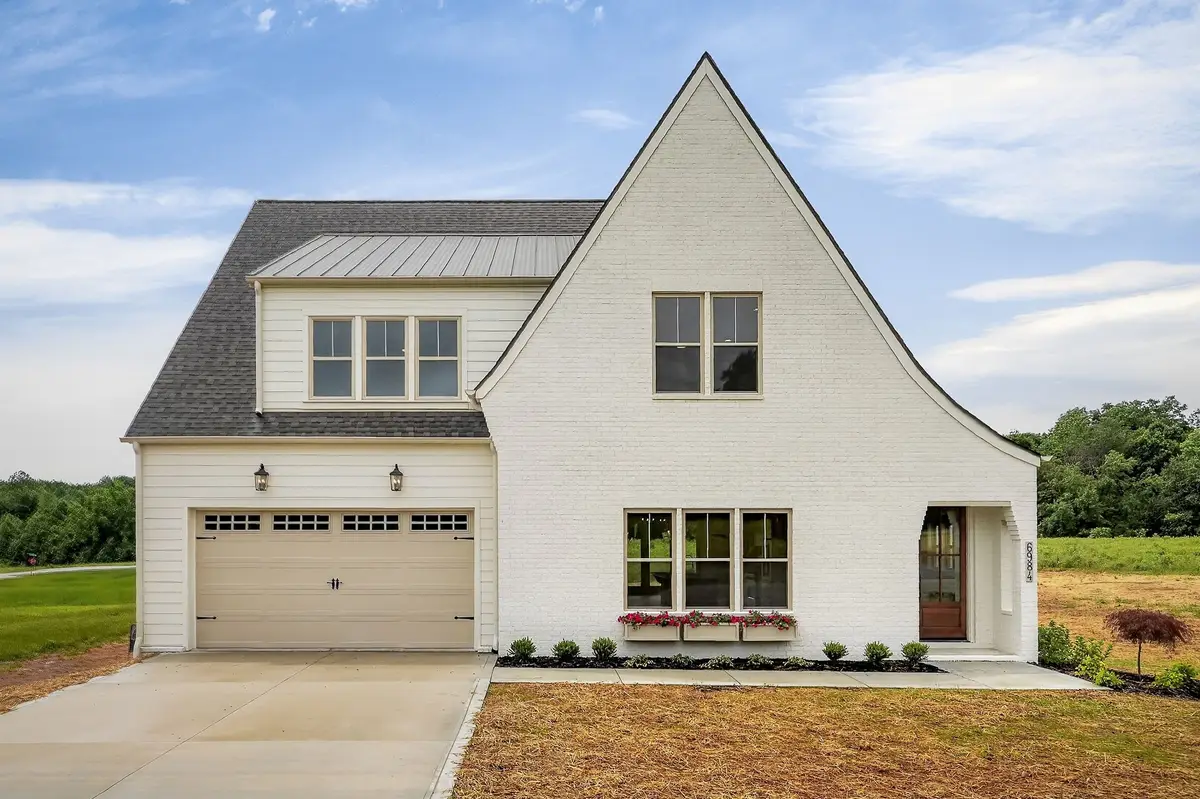 6984 Honeysuckle Trl, Baxter, TN 38544 - #1