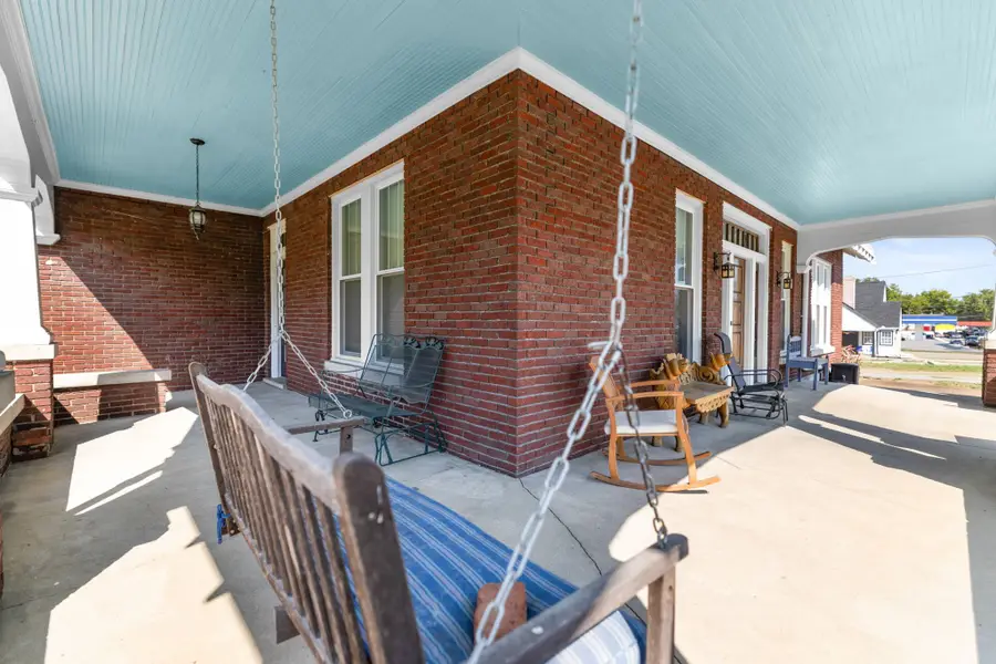 527 Deery St, Shelbyville, TN 37160 - #3