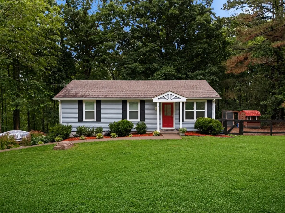 1101 Valley View Rd, Ashland City, TN 37015 - #1