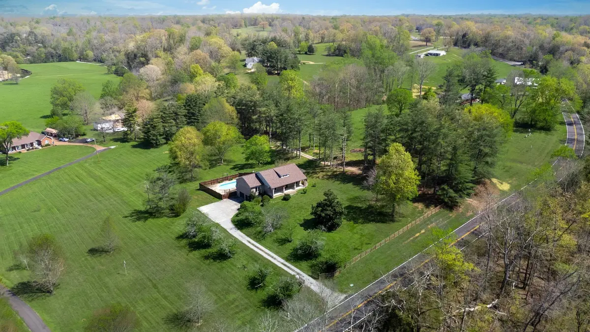 1249 White Road, Bon Aqua, TN 37025 - #1