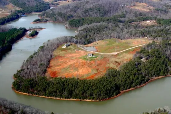 8 Shiners Bluff Drive, Madisonville, TN 37354