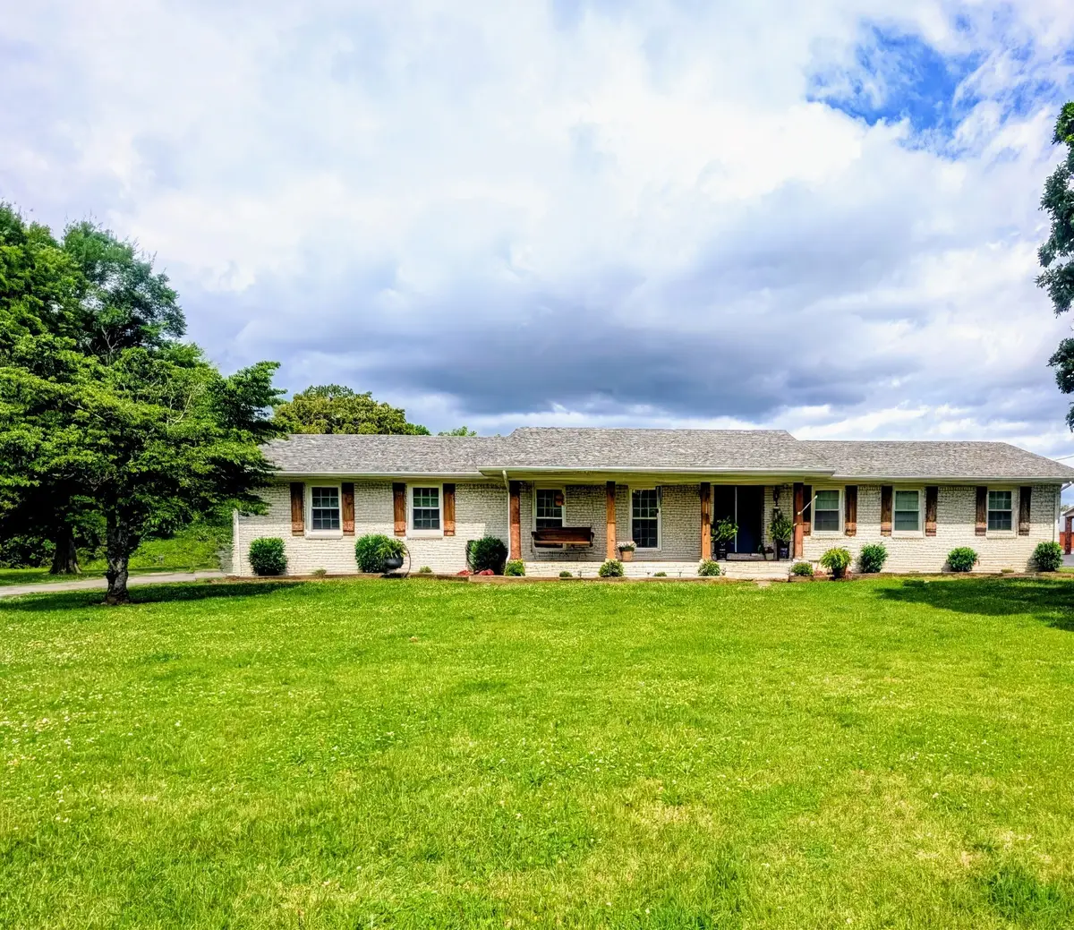 1106 S Chancery St, McMinnville, TN 37110 - #1