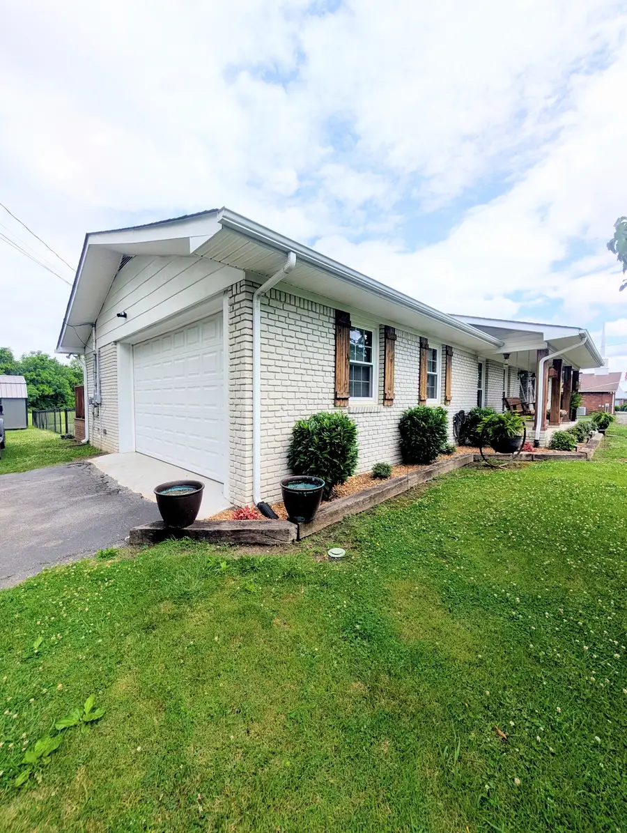 1106 S Chancery St, McMinnville, TN 37110 - #3