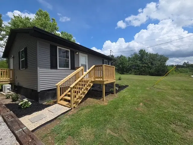 4802 Old Salem Lexie Rd, Belvidere, TN 37306 - #2