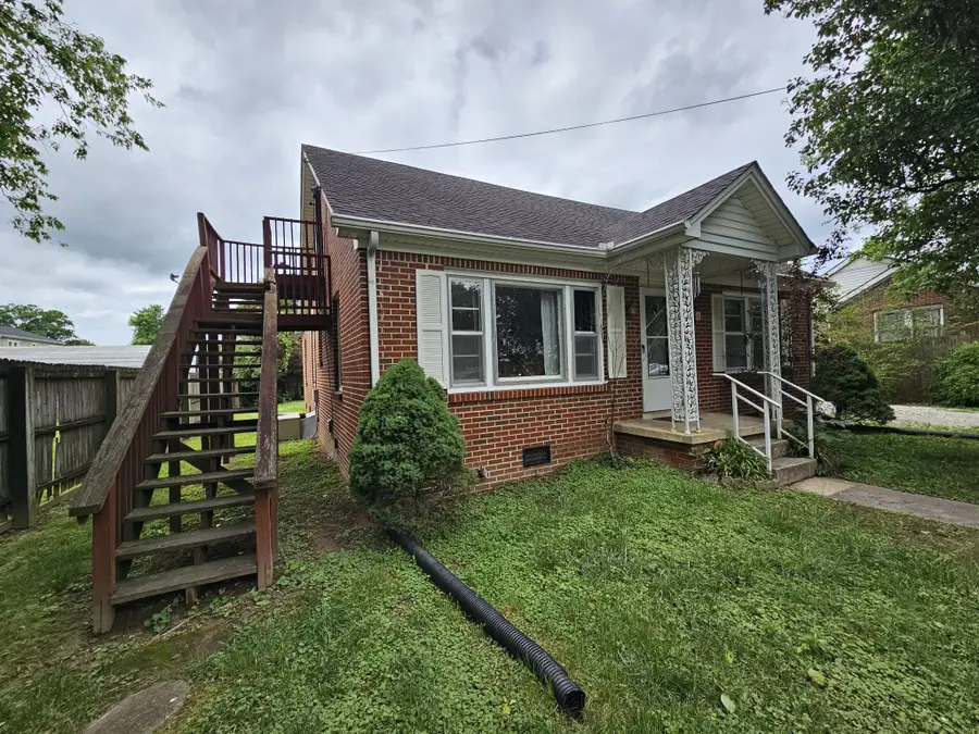209 Dogwood St, Carthage, TN 37030 - #3