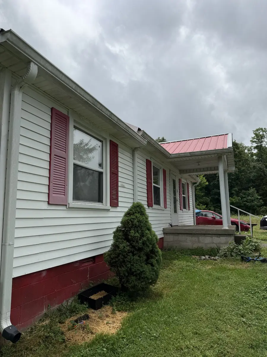 1320 Smiley Troutt Rd, Westmoreland, TN 37186 - #2