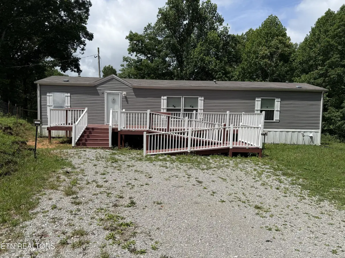 1366 Pearl Hinds Rd, Jamestown, TN 38556 - #1