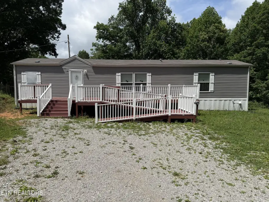 1366 Pearl Hinds Rd, Jamestown, TN 38556 - #2