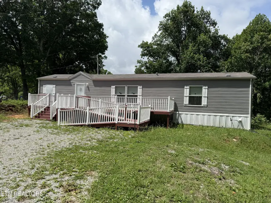 1366 Pearl Hinds Rd, Jamestown, TN 38556 - #3