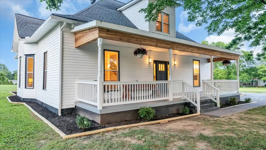 141 N Russell St, Portland, TN 37148 - #2