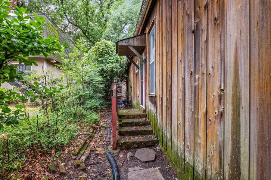 689 Tanglewood St, Memphis, TN 38104 - #2