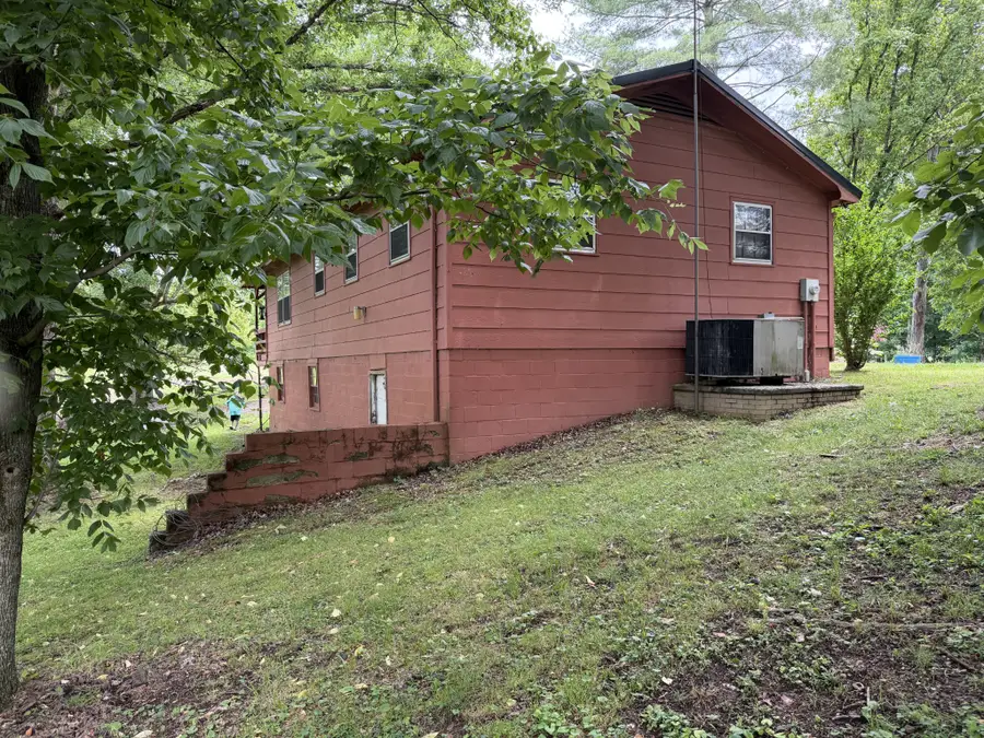 370 Ridge Rd, Belvidere, TN 37306 - #3