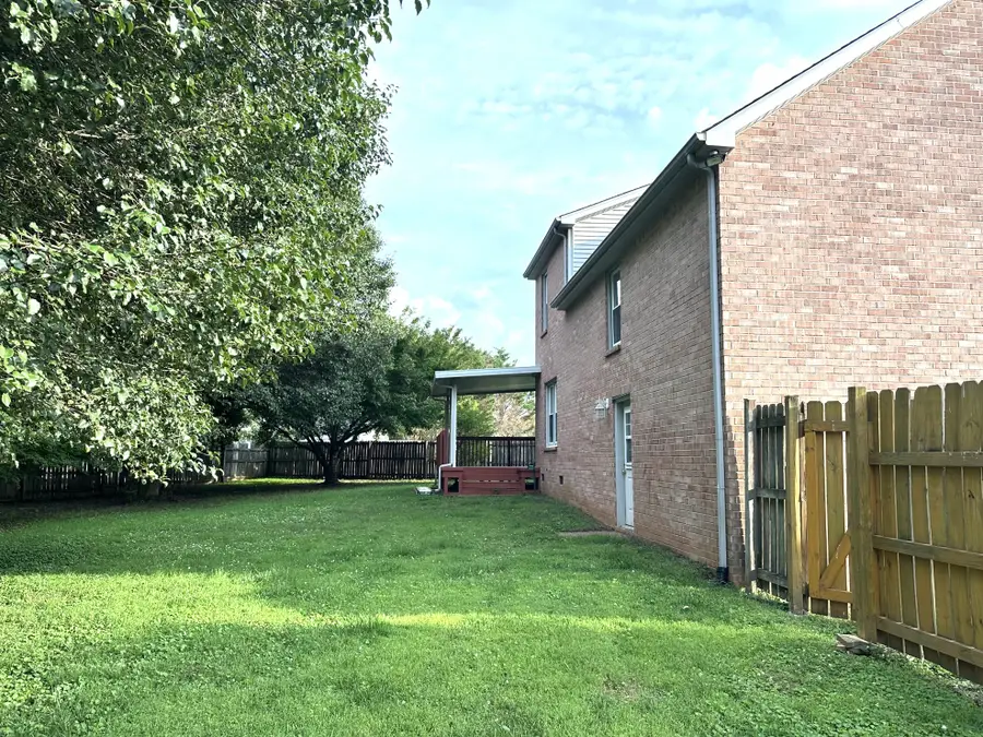 1816 Elizabeth Ct, Spring Hill, TN 37174 - #3
