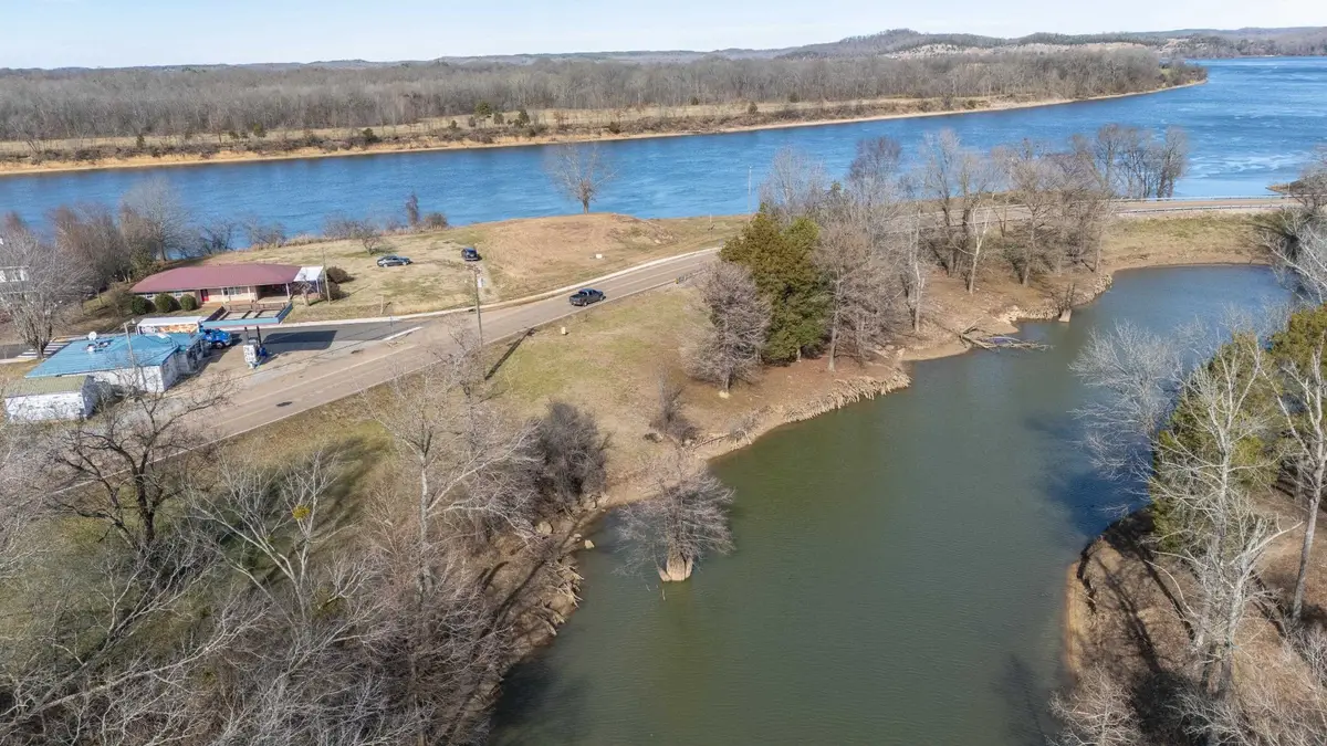 0 Water St, Clifton, TN 38425 - #1