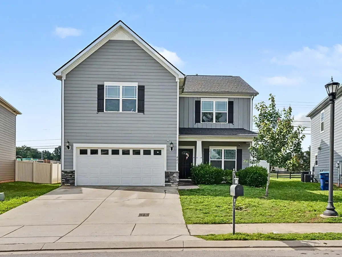 621 High Echelon Cir, Smyrna, TN 37167 - #1