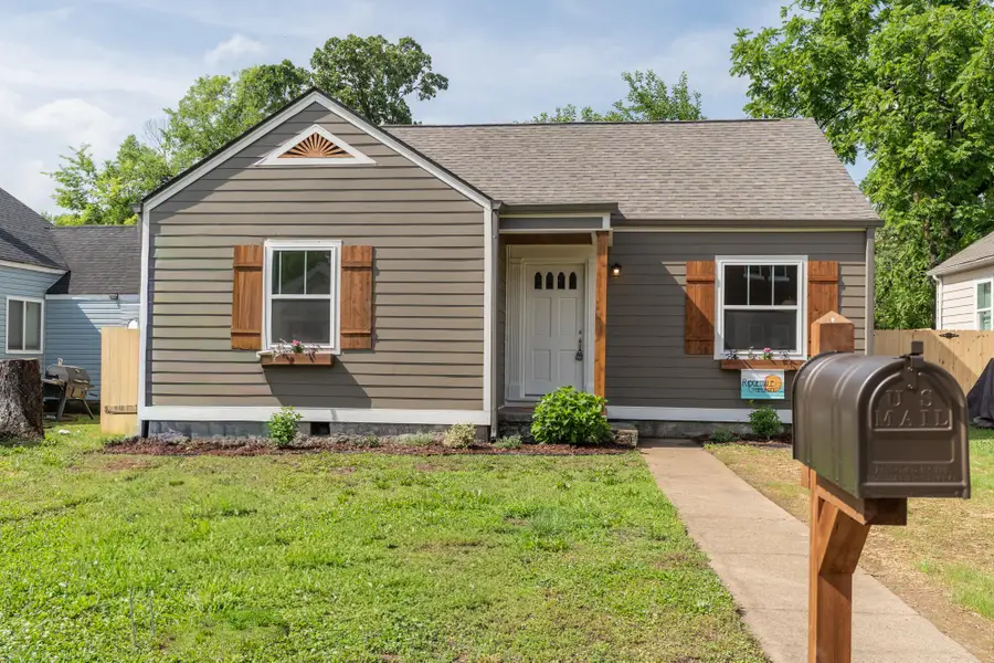 2202 Chamberlain Avenue, Chattanooga, TN 37404 - #3