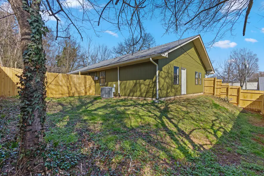 104 Pine Street, Athens, TN 37303 - #2