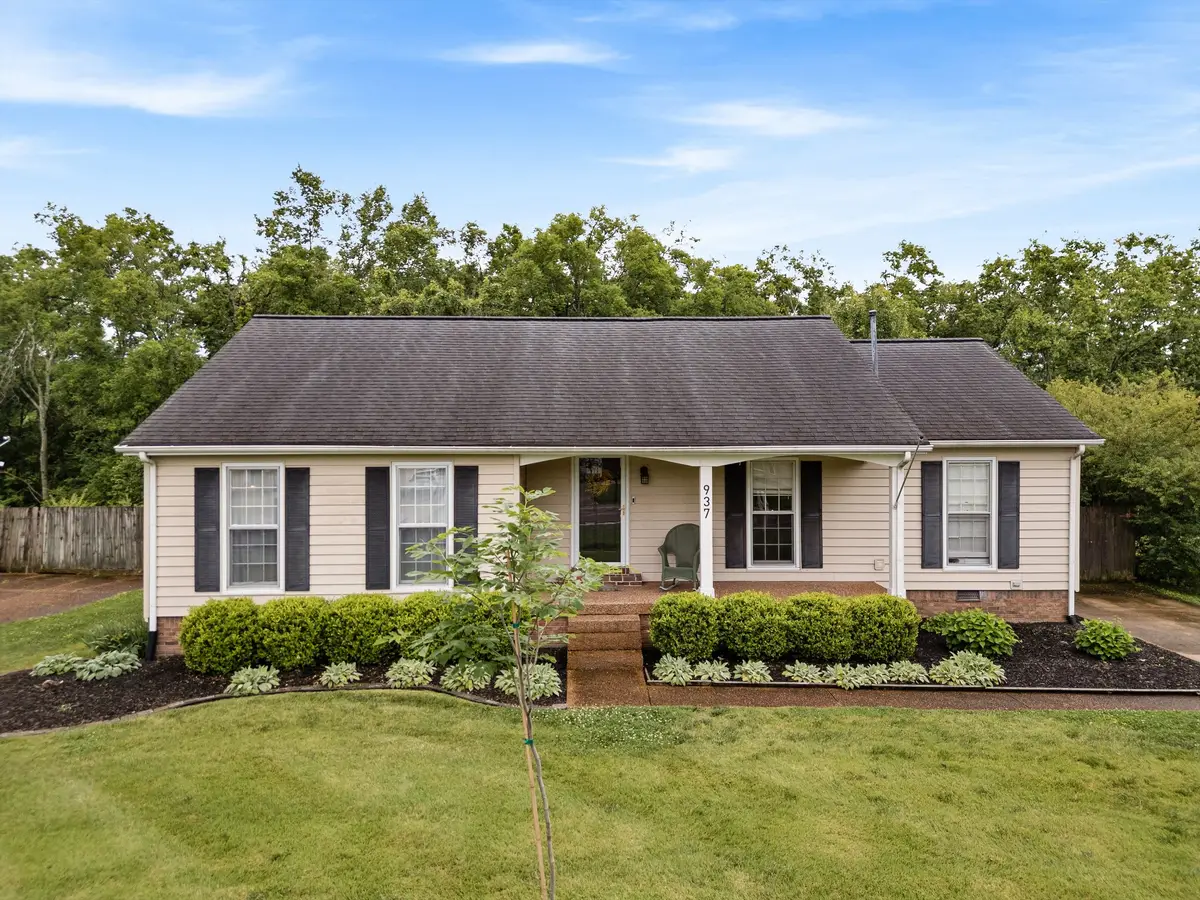 937 Harpeth Bend Dr, Nashville, TN 37221 - #1