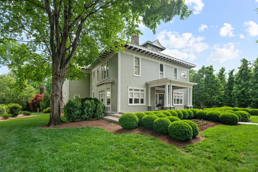 1015 Clifton Ln, Nashville, TN 37204 - #3