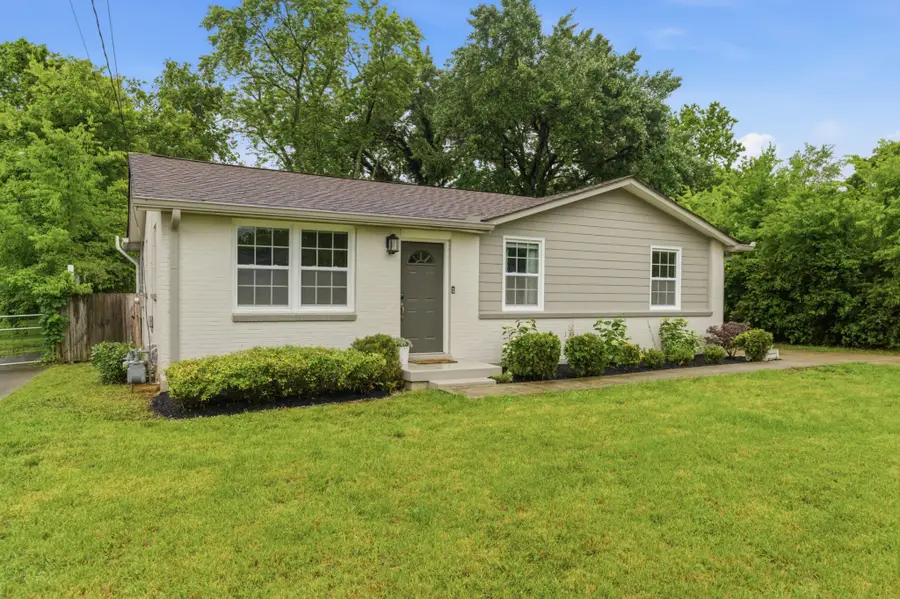 3037 Kings Ln, Nashville, TN 37218 - #2