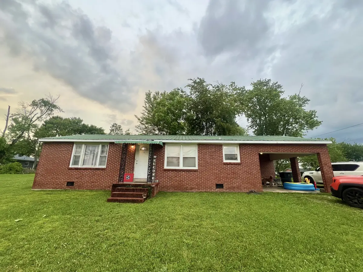 814 W End Ave, McMinnville, TN 37110 - #1