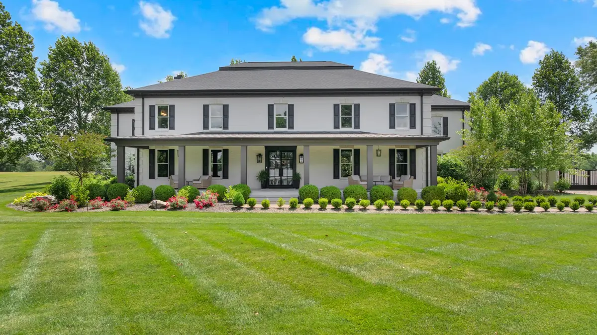 361 Riverbend Country Club Rd, Shelbyville, TN 37160 - #1