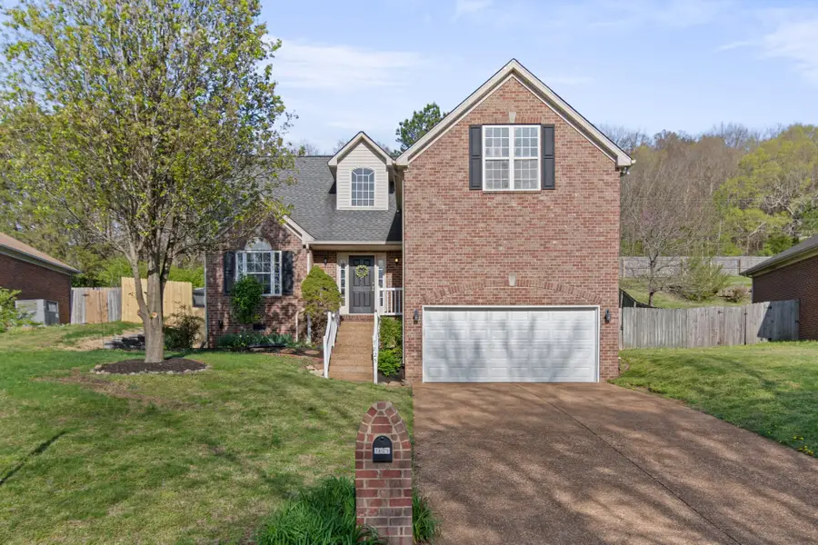 7825 Farmington Pl, Nashville, TN 37221 - #2