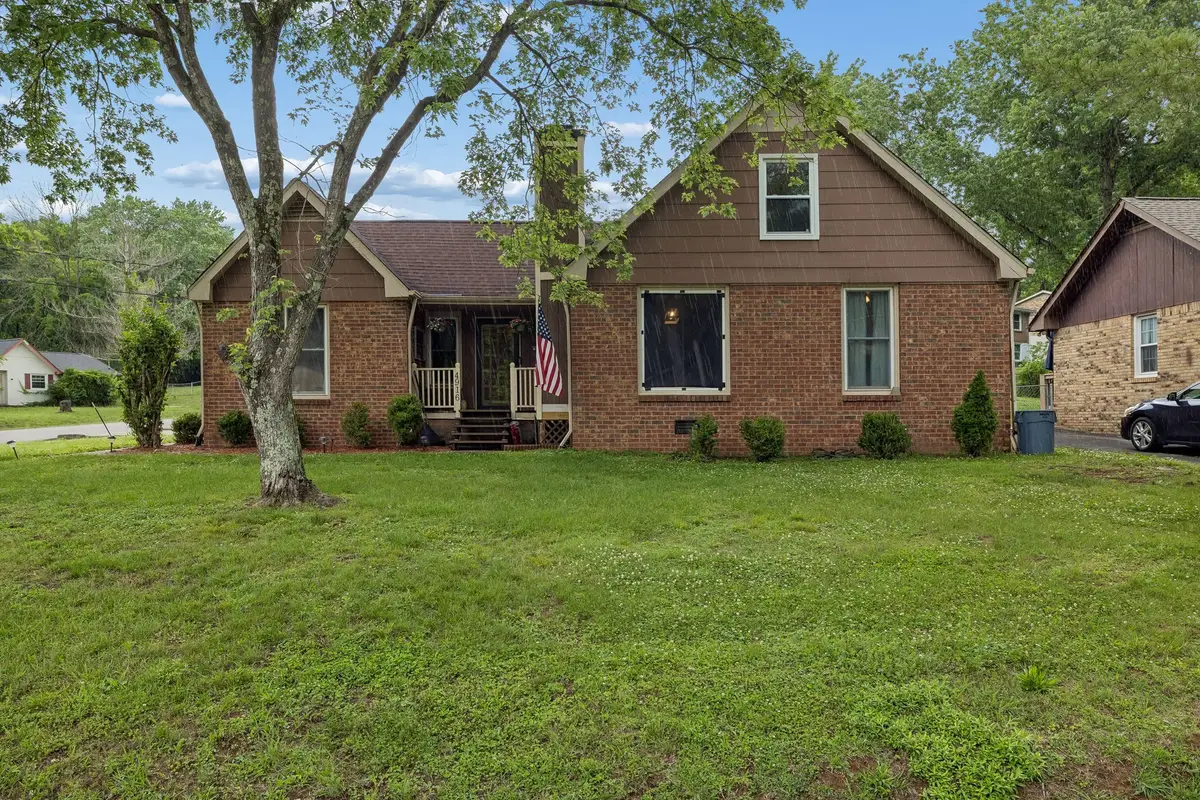 4916 Shadowlawn Dr, Hermitage, TN 37076 - #1