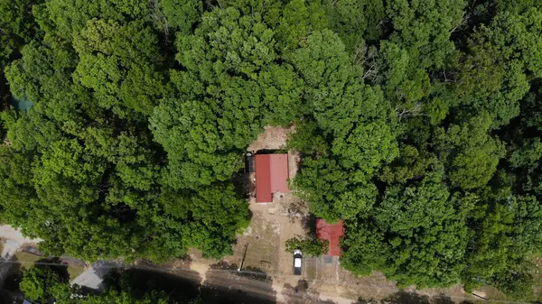 5 Hidden Valley Dr, Nunnelly, TN 37137