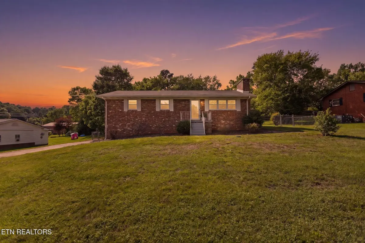 1025 Lancewood Drive, Knoxville, TN 37920 - #1