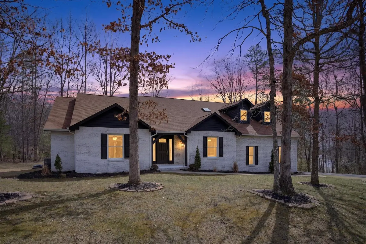 204 Meadowview Dr, Crossville, TN 38558 - #1