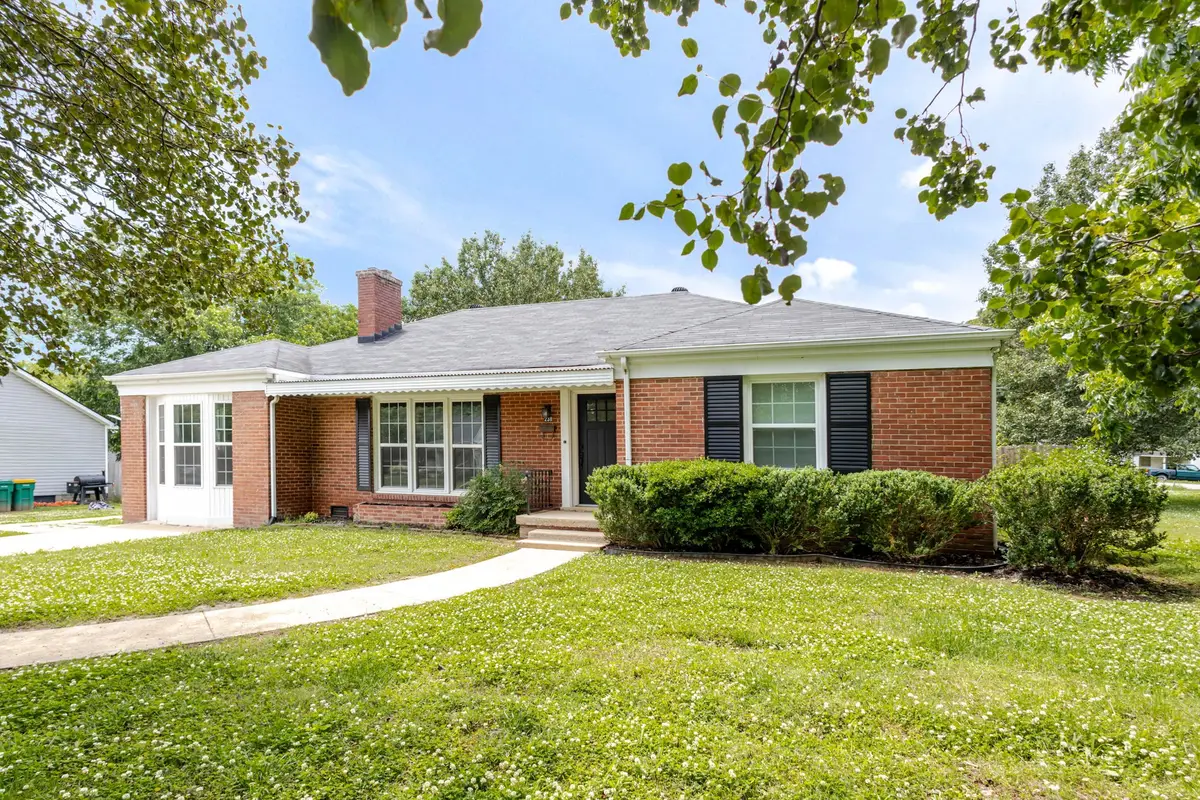 238 Elm Ave, Lewisburg, TN 37091 - #1