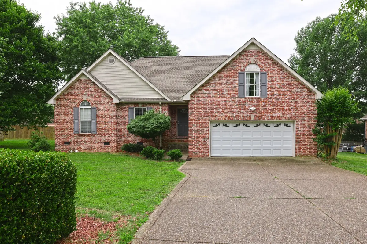 1118 Franklin Dr, Greenbrier, TN 37073 - #1