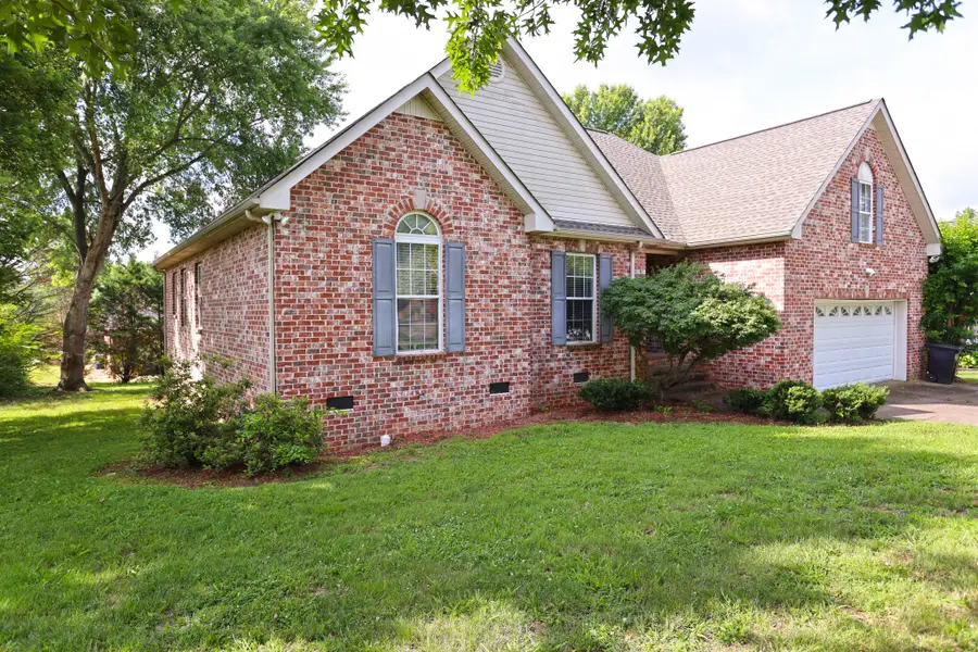 1118 Franklin Dr, Greenbrier, TN 37073 - #2