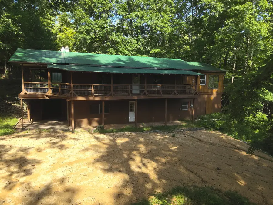 1464 Marsh Creek Rd, Linden, TN 37096 - #2