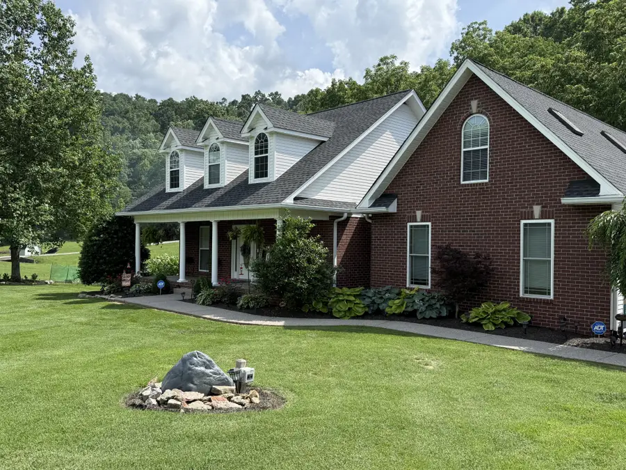 454 Campbell Hollow Rd, Bethpage, TN 37022 - #2