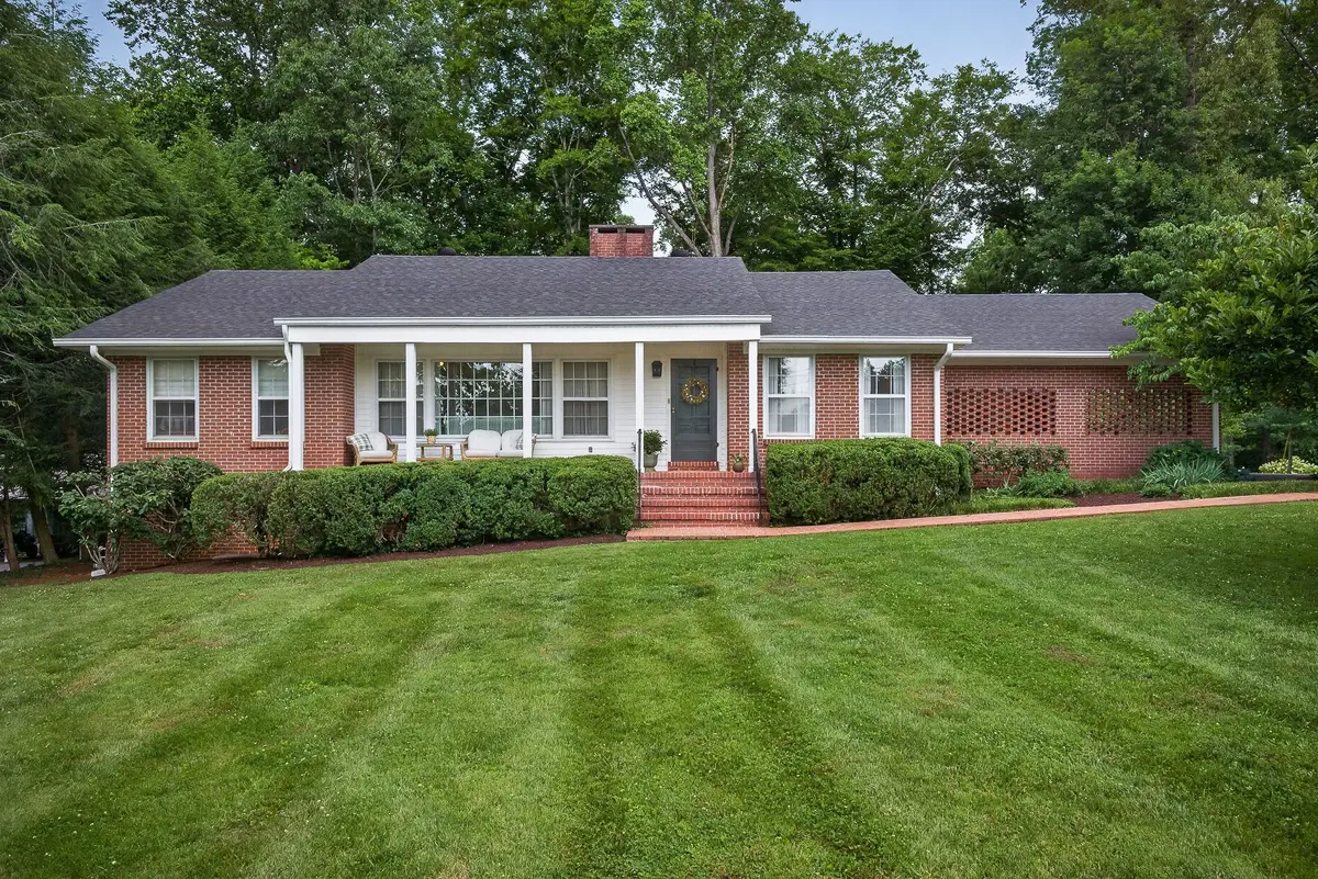 606 Boyd Ave, McMinnville, TN 37110 - #1