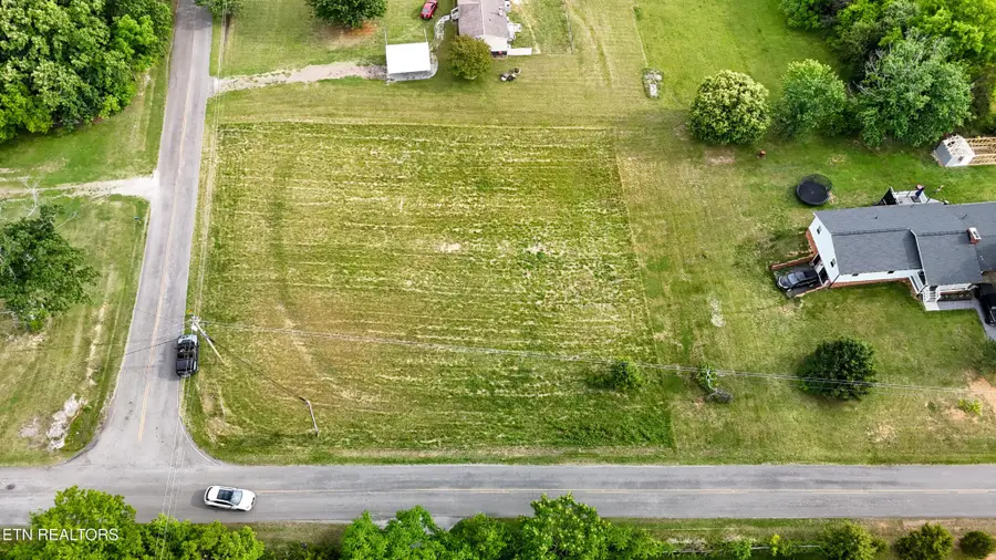 2 Wells Spring Rd, Dandridge, TN 37725 - #2