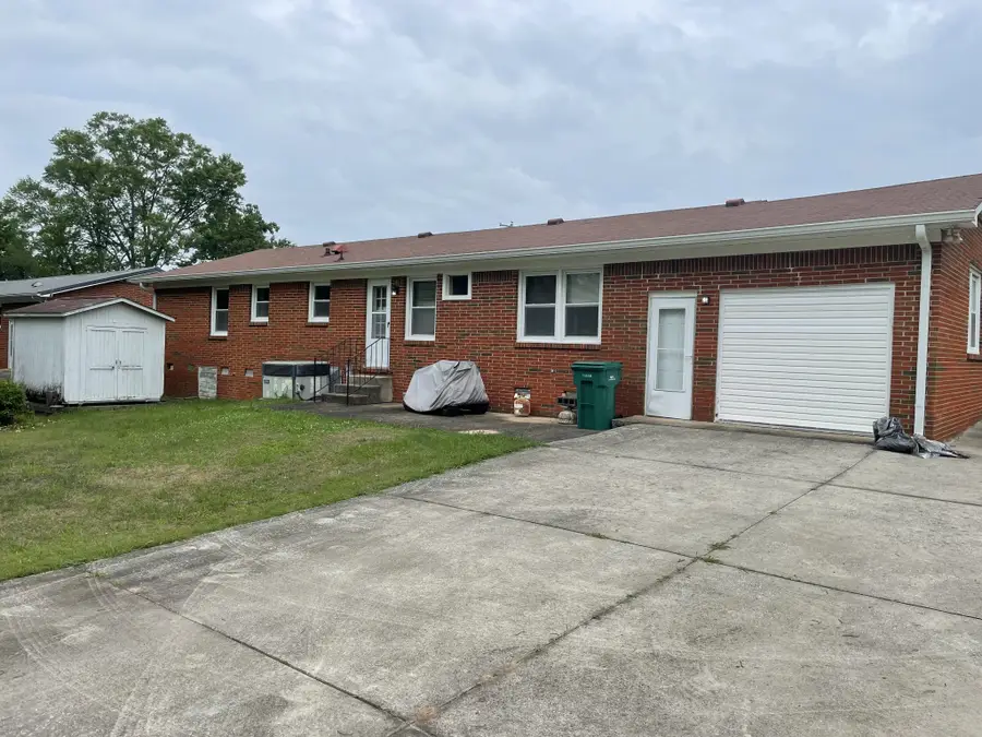 135 Bel Aire Dr, Winchester, TN 37398 - #2