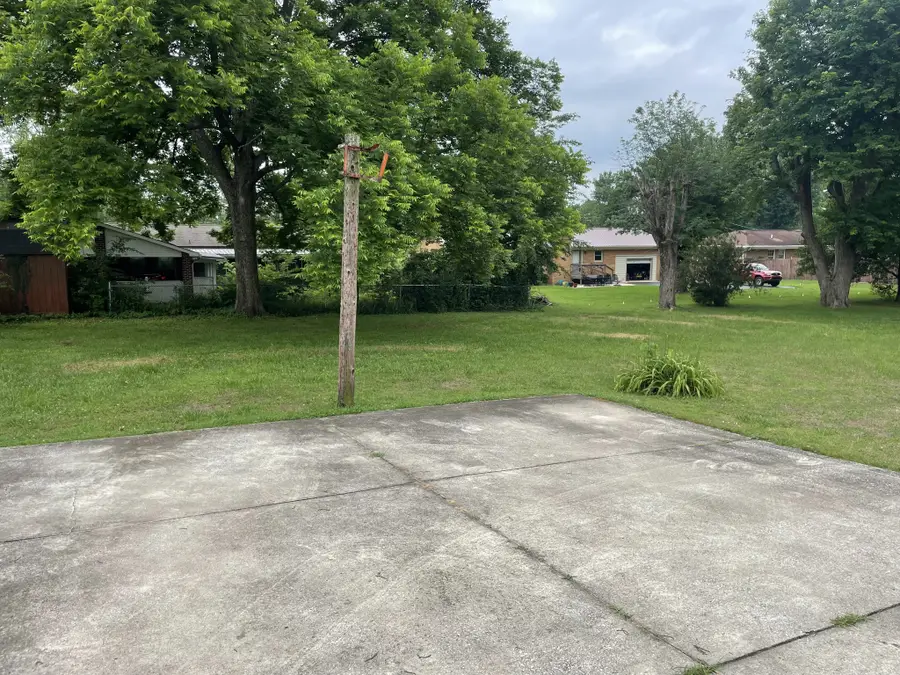 135 Bel Aire Dr, Winchester, TN 37398 - #3