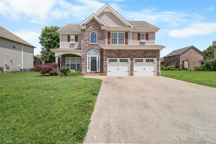 1093 Willow Cir, Clarksville, TN 37043 - #3