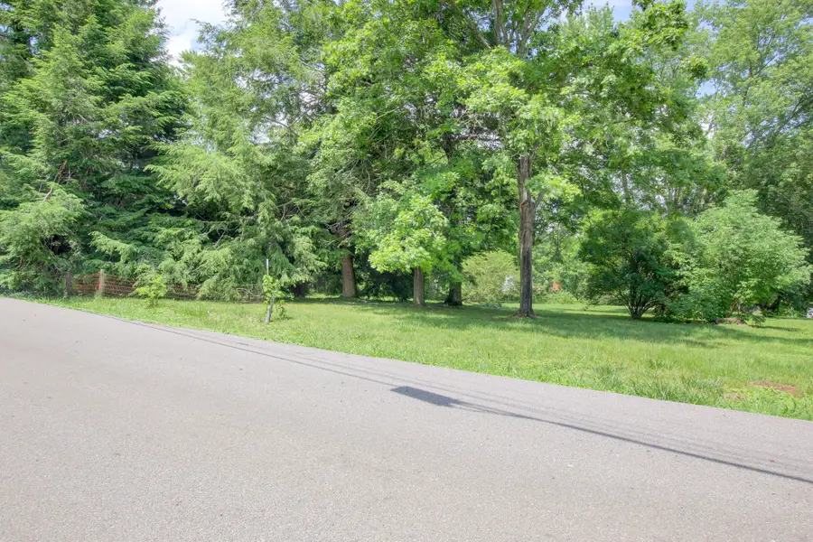 935 Circle Dr, Clarksville, TN 37043 - #2