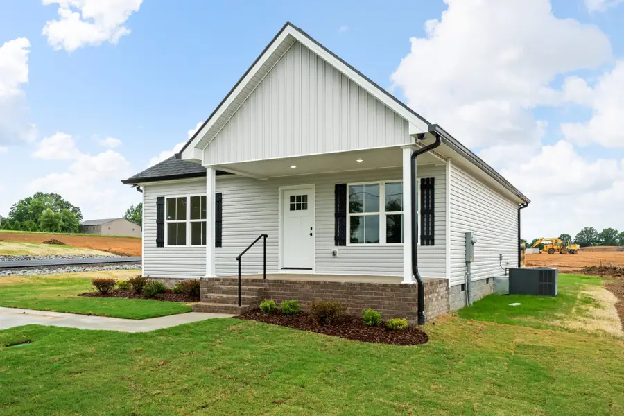 929 Wilkie St N, Mc Ewen, TN 37101 - #2