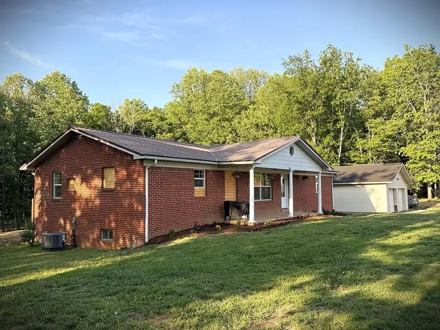 1348 Unionhill Rd, Red Boiling Springs, TN 37150 - #2