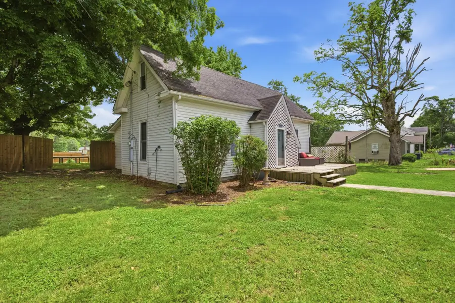 306 N Main St, Cornersville, TN 37047 - #2