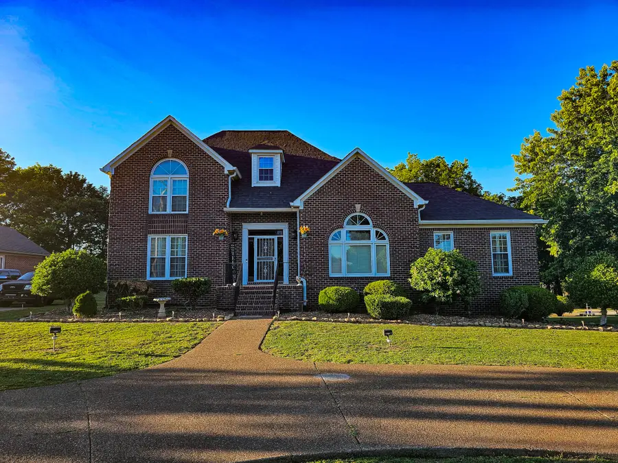 215 Northwood Ave, Shelbyville, TN 37160 - #2