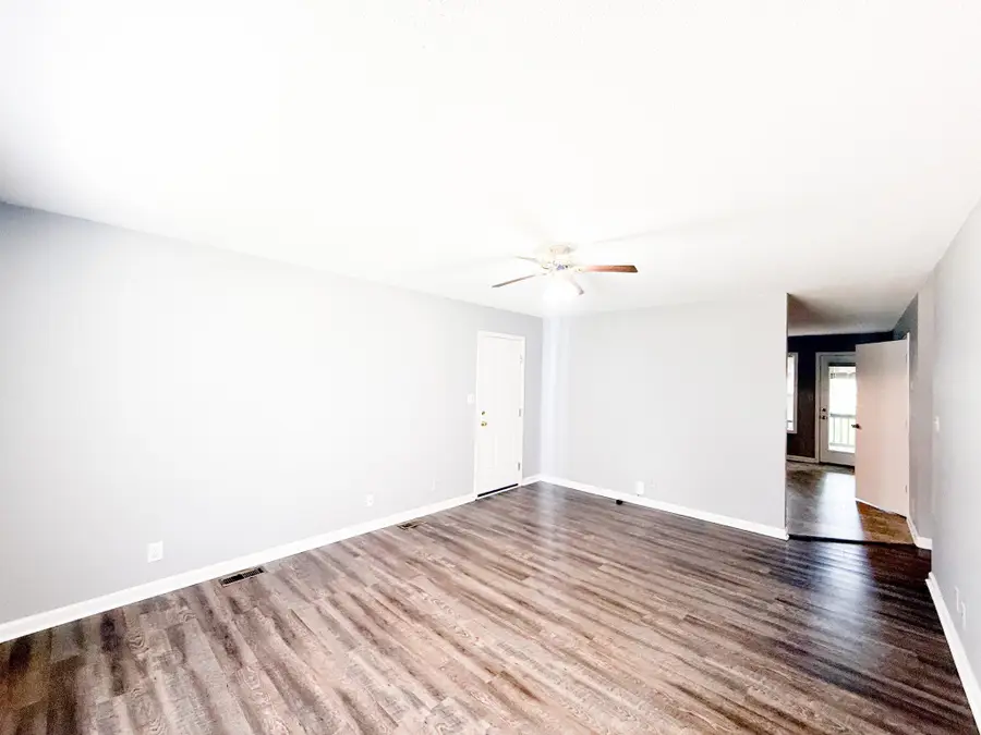 952 Princeton Dr, Clarksville, TN 37042 - #2