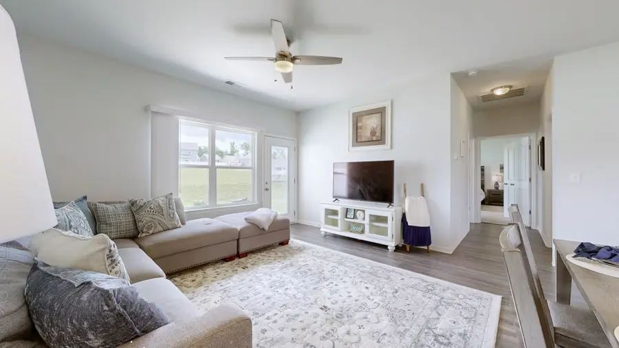 104 Daughters Ct, Shelbyville, TN 37160 - #2