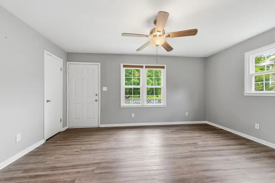 526 9th St, Clarksville, TN 37040 - #3